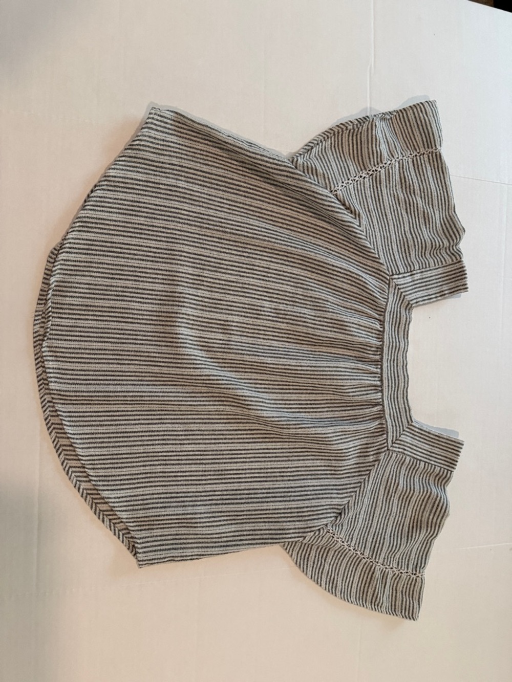 Universal Thread Striped Square-Neck Flutter Sleeve Top - Gray & White